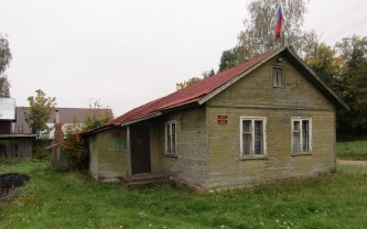 Имущественный комплекс: нежилое здание, 1-эт., 160 кв. м, земельный участок, 1100 кв. м, гараж : Ярославская область, р-н Переславский, с. Загорье, ул. Центральная, д. 34